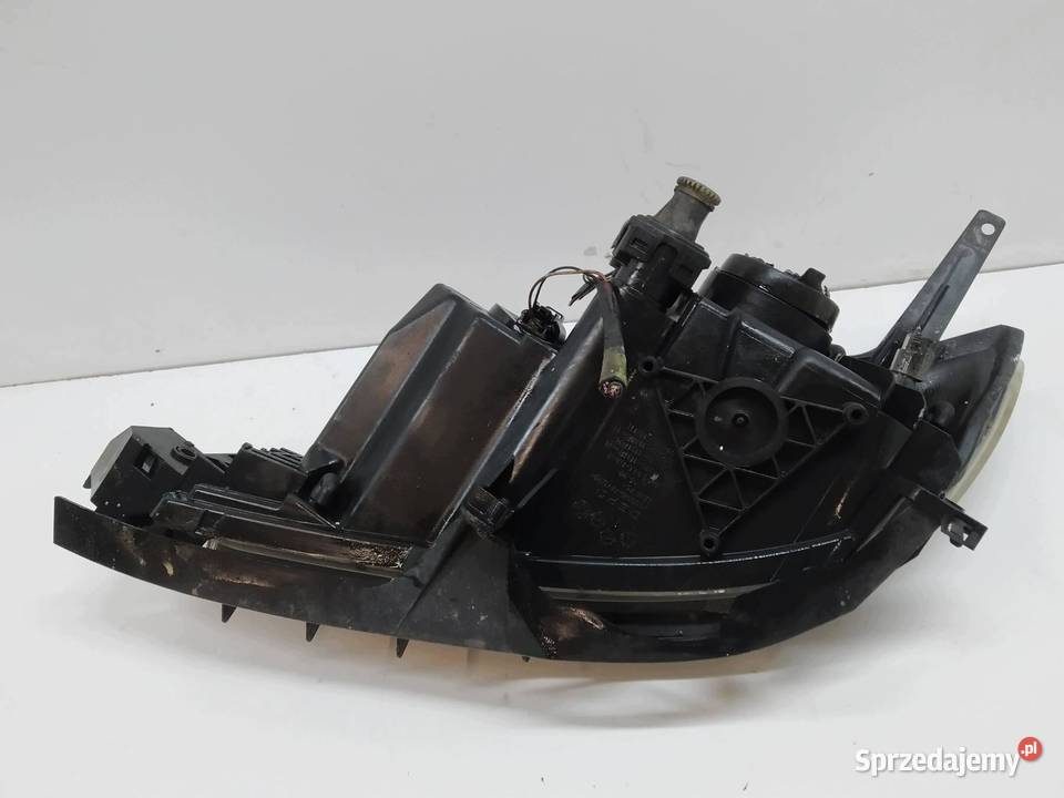 LAMPA PRZÓD PRAWA EU Mazda 3 osobowe świętokrzyskie sprzedam