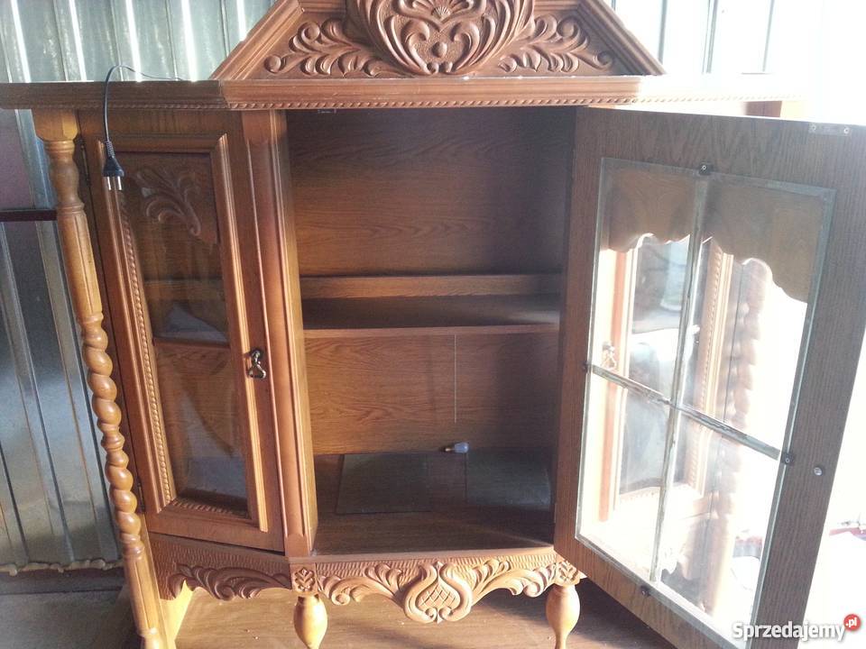 Stylowe zdobione meble Lipiany