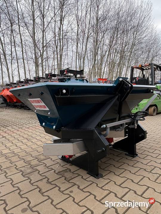 Polski rozsiewacz dwutalerzowy DEMAROL Kalisz