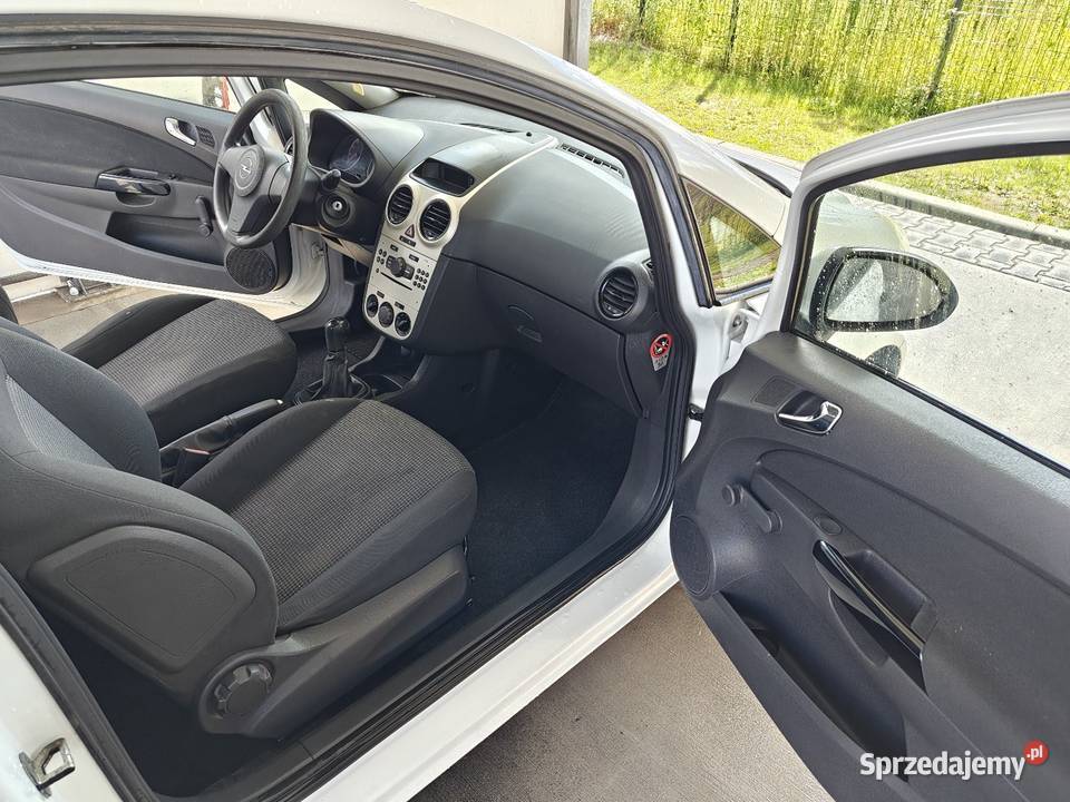 Opel Corsa D 10 do jazdy Tanio autoalarm Poznań