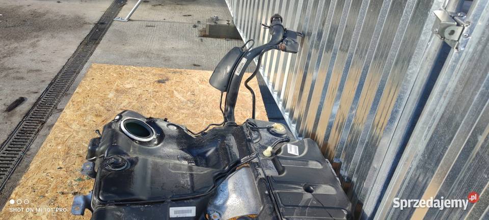 BAK ZBIORNIK PALIWA AUDI A6 C6 30 52 4F0201021FA osobowe śląskie Przystajń