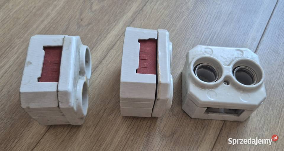 Oprawki ceramiczne kostki elektryczne PRL Porcelana i szkło pomorskie sprzedam
