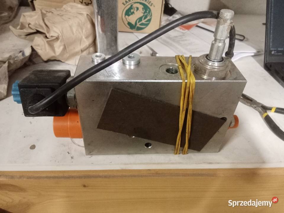 Zawór rozdzielacza 295930 Manitou MLT 741 Pozostałe Rudno