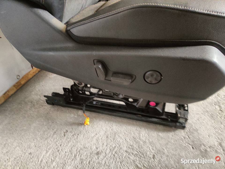 Fotel Pasażera Prawy Przód Alcantara Citroen DS7 osobowe Pleszew