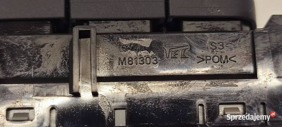 MAZDA 2 TOYOTA YARIS IV PANEL DRIVE MODE M81303 osobowe sprzedam