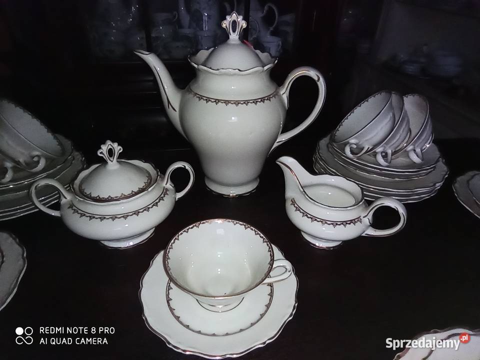 Serwis do kawy ecru ze złotem Na 12 osób Porcelana i szkło pomorskie Gdańsk