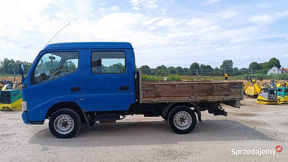 TOYOTA DYNA Brygadówka 6osToyota Land Cruiser 30 Pozostałe Sułów