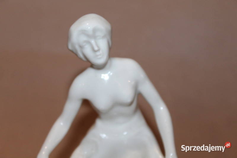 Biała figurka kobiety 835 Szczecin