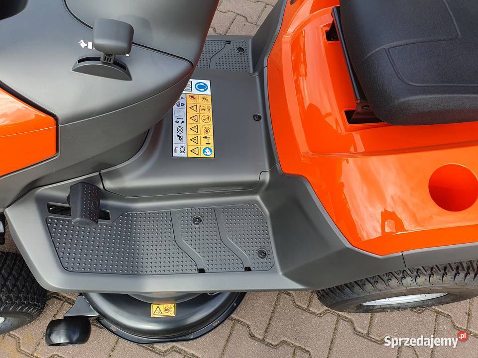 Traktor ogrodowy kosiarka Husqvarna TC114 15 z Kosiarki i podkaszarki Kobiele Wielkie