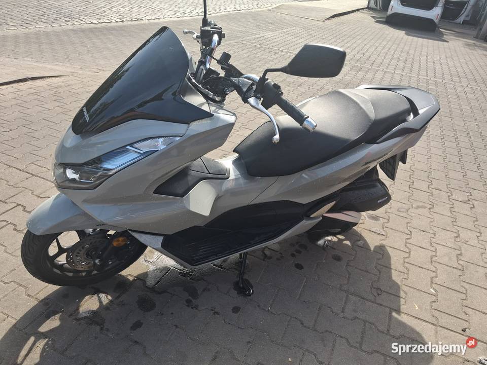 Honda pcx 2025 przebieg 65 salon wrocław nieuszkodzony