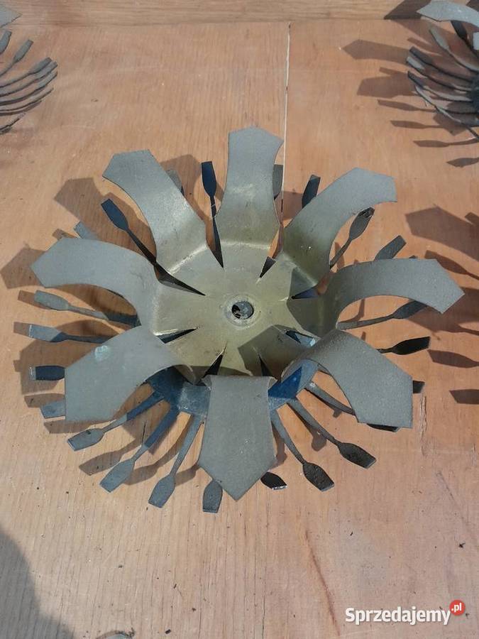 Metalowe elementy ozdobne starego żyrandola śląskie Dąbrowa Górnicza