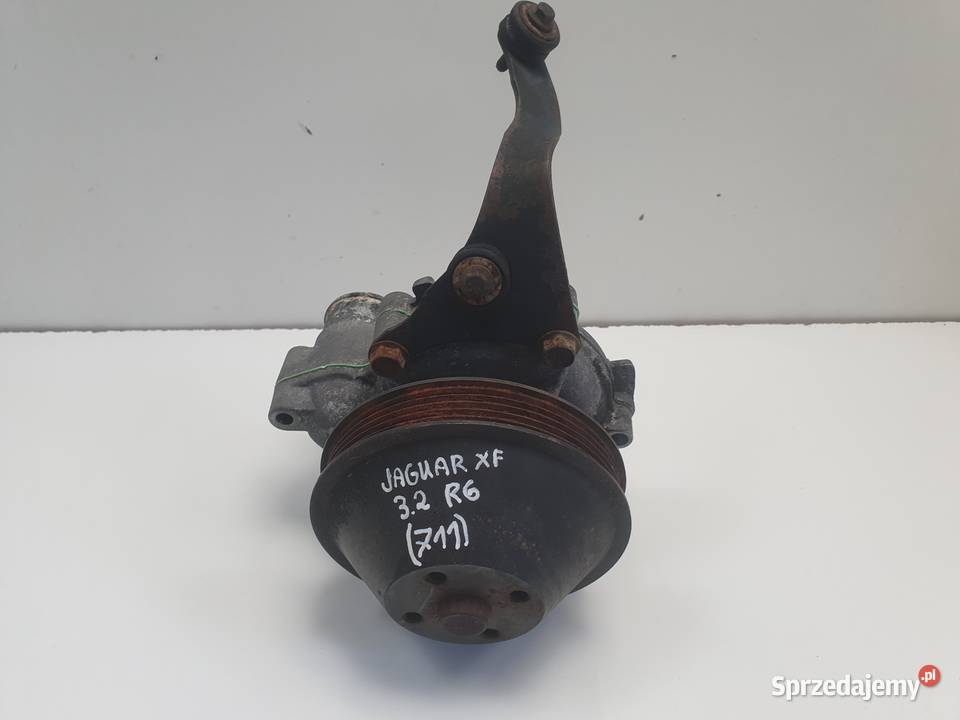 Jaguar XJ IV V 32 R6 POMPA WODY EBC11072CB osobowe Pompy wody Rudka