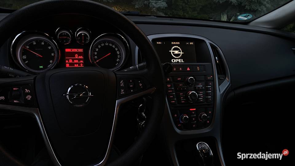 Opel Astra J Sedan 17 CDTI 130 20132014 1686cm3 Astra