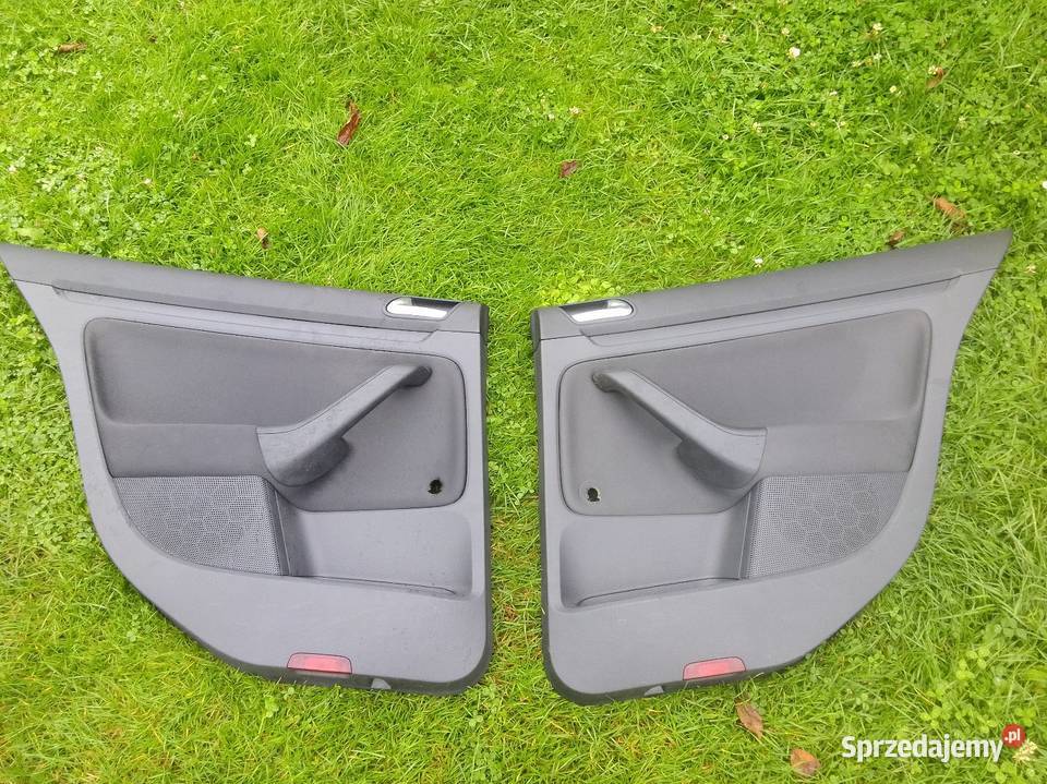 Boczki tylne drzwi VW Golf 5 HB 5D Korbki Cewice