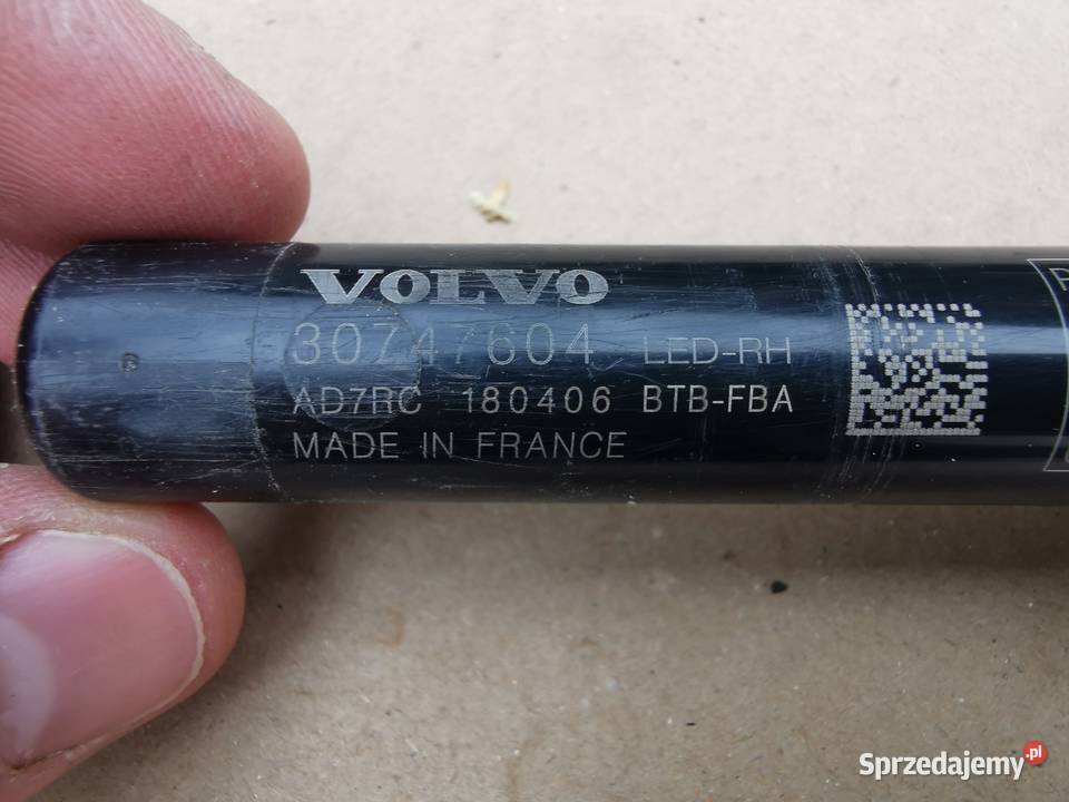 Spryskiwacz lampy prawy rh Volvo v60 2 II s60 3 wielkopolskie Sieraków