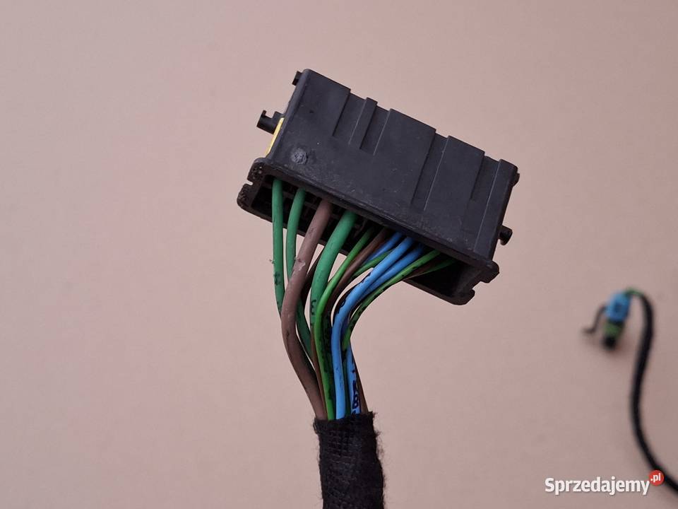 IVECO DAILY 14 WIĄZKA INSTALACJA DRZWI LEWY osobowe Bieleń sprzedam