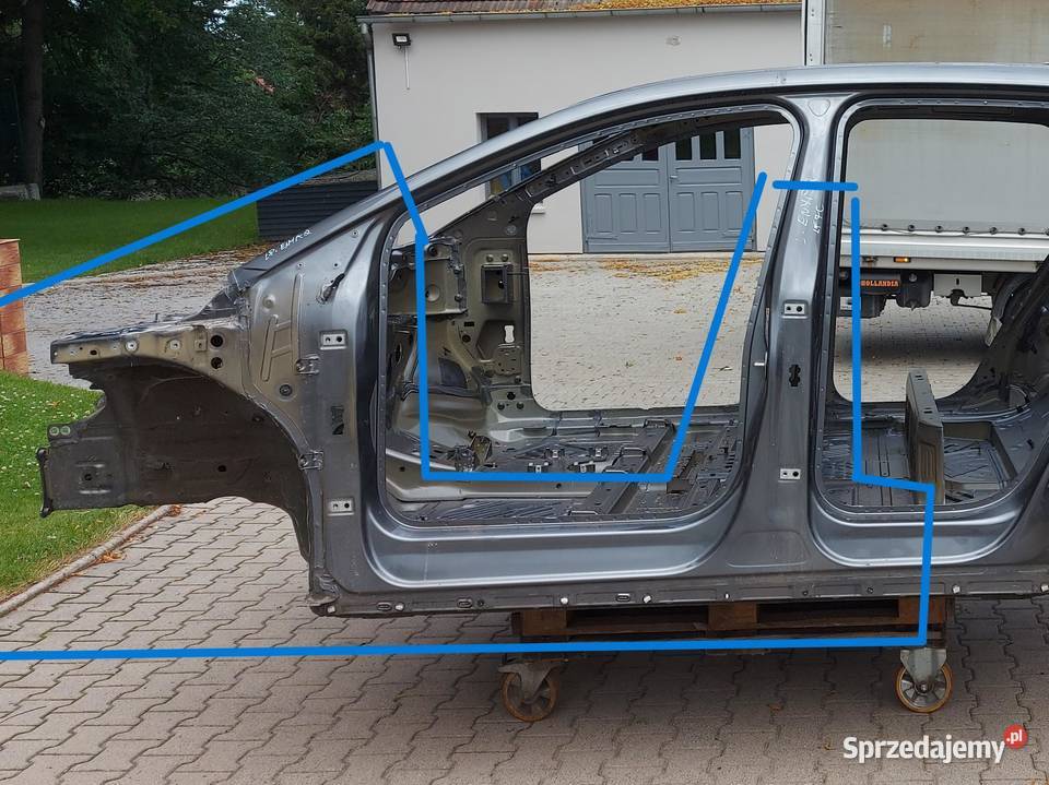 Skoda Enyaq 5LA iV60 ĆWIARTKA SŁUPEK LEWY BOK