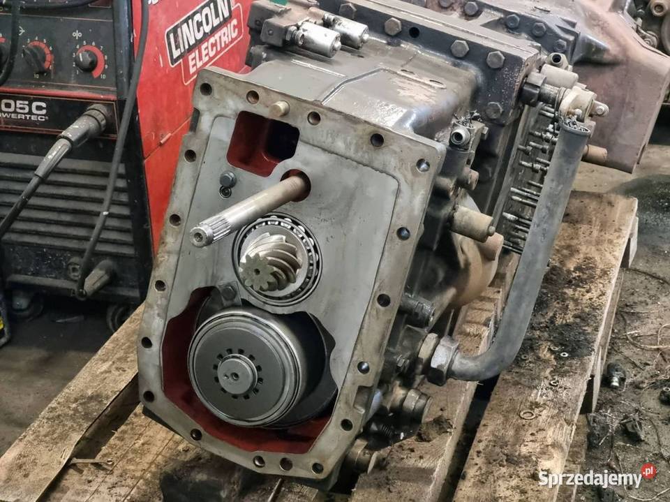SKRZYNIA TRAKTOR DEUTZ FAHR AGROTRON K 410 osobowe