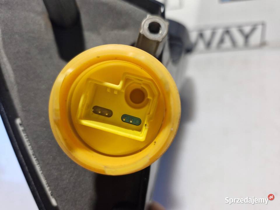 BMW 6 F06 LUSTERKO PRAWE 5PIN UK KOMPLETNE A300 osobowe sprzedam