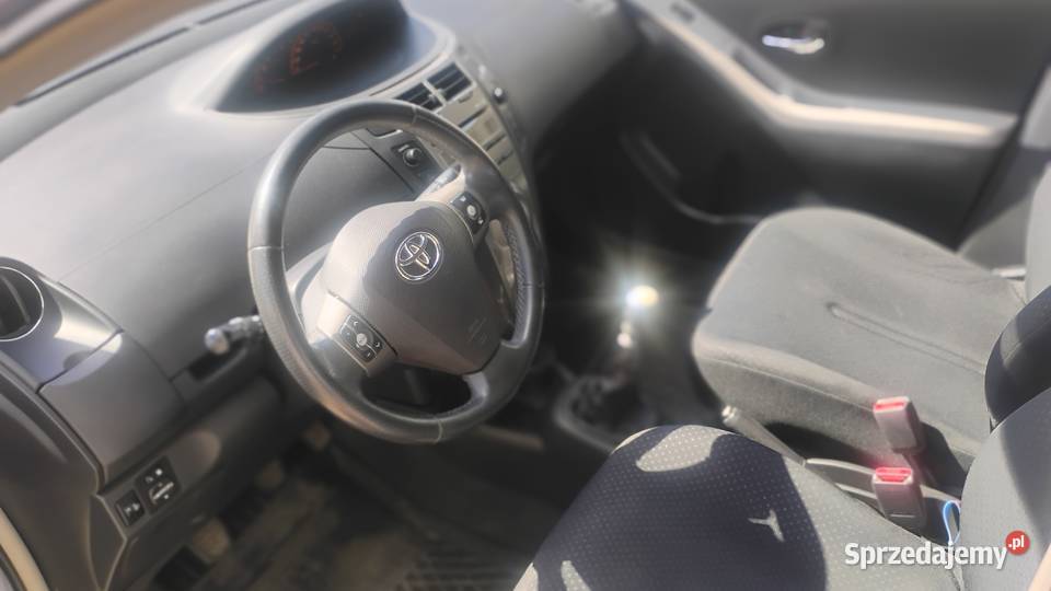 Sprzedam Toyotę yaris Kutno sprzedam