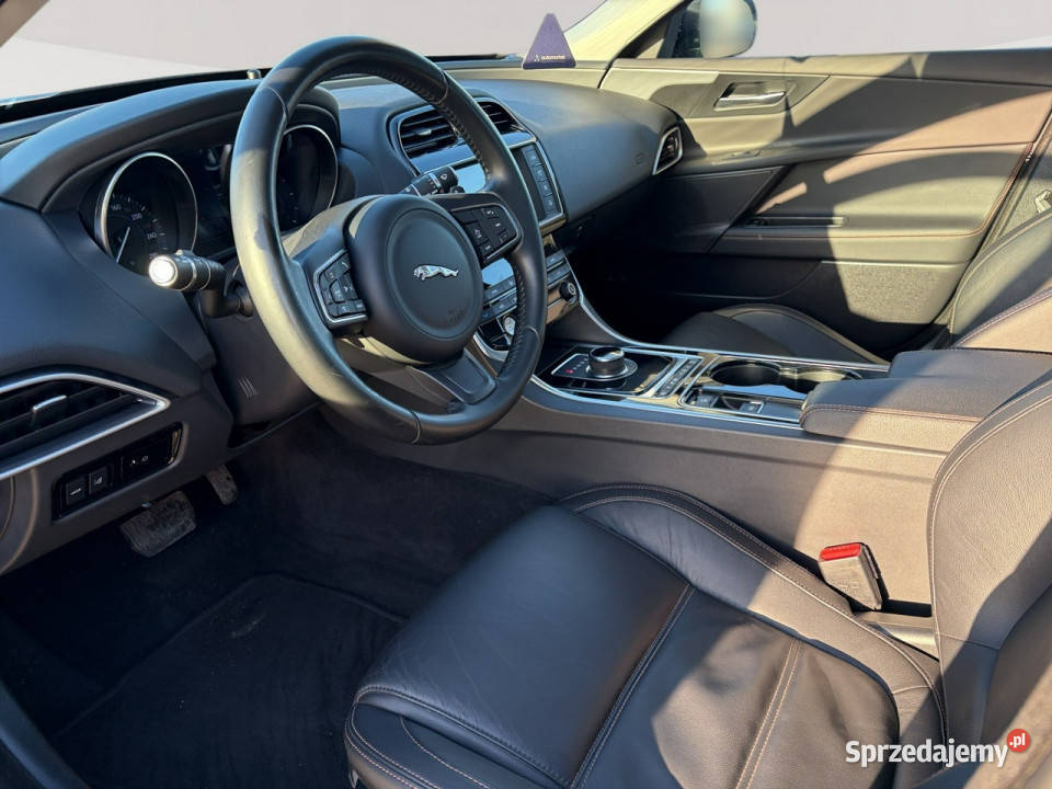 Jaguar XE XE 20 D 180 Podgrzf Czpark NAVI Salon gniazdo USB Gdańsk sprzedam