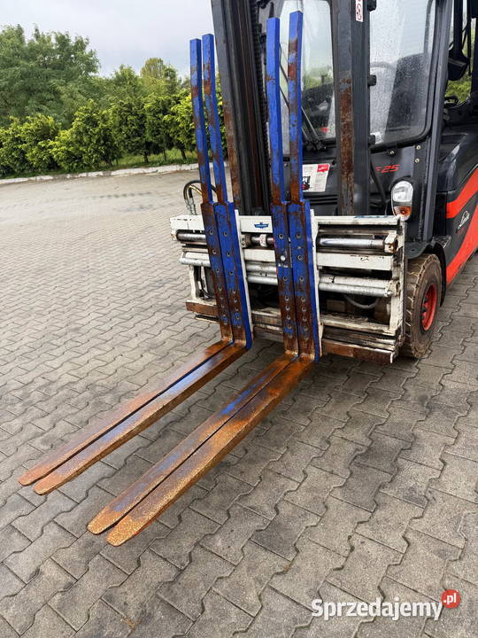paletyzer wideł CASCADE z przesuwem bocznym 2500 Działoszyn