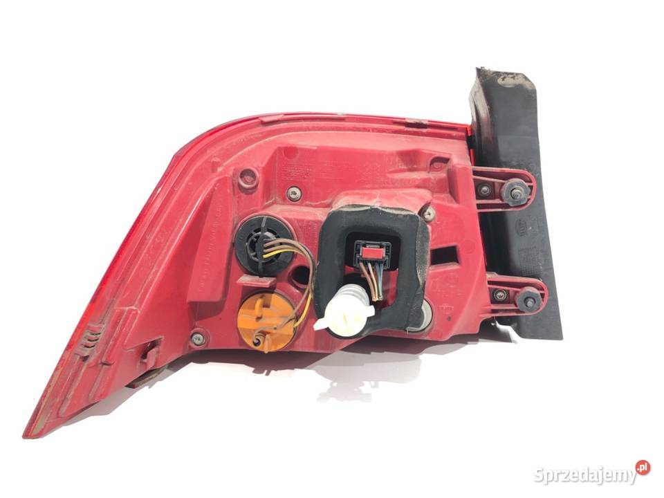 LAMPA PRAWY TYŁ VW PASSAT B7 4AE945310 Lampy tylne sprzedam