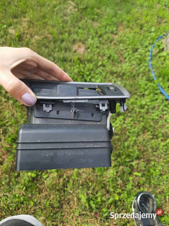 Kratka nawiewu powietrza lewa subaru outback osobowe Rzeszów