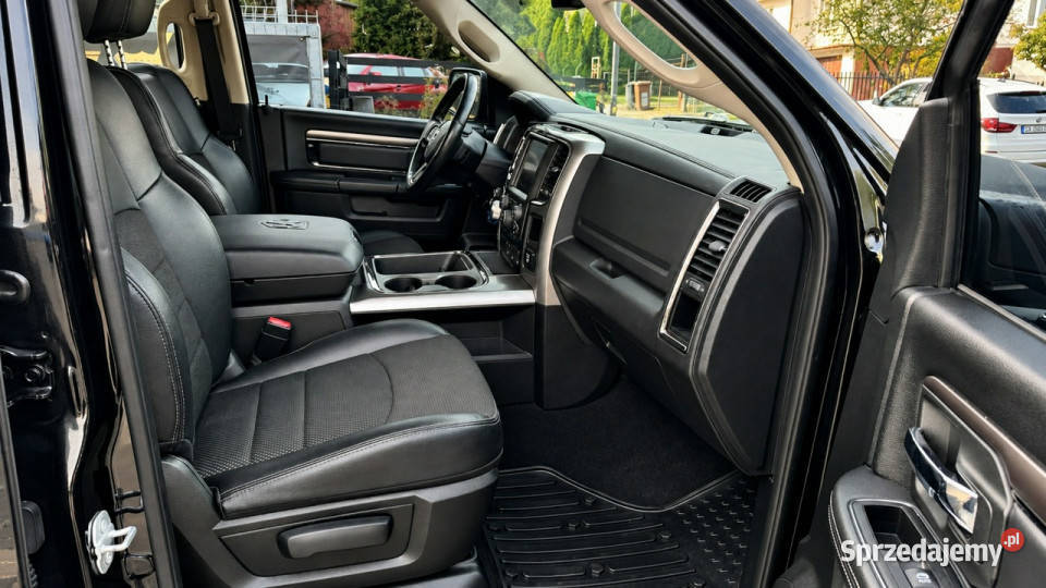 Dodge RAM 57HEMI Kamera Cofania Alpine Grzana