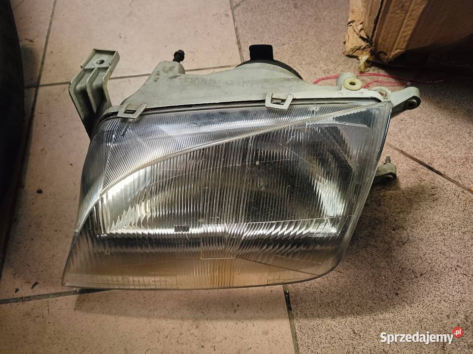 Reflektor Suzuki Swift Subaru Justy lewy osobowe Lampy przednie Bielsko-Biała