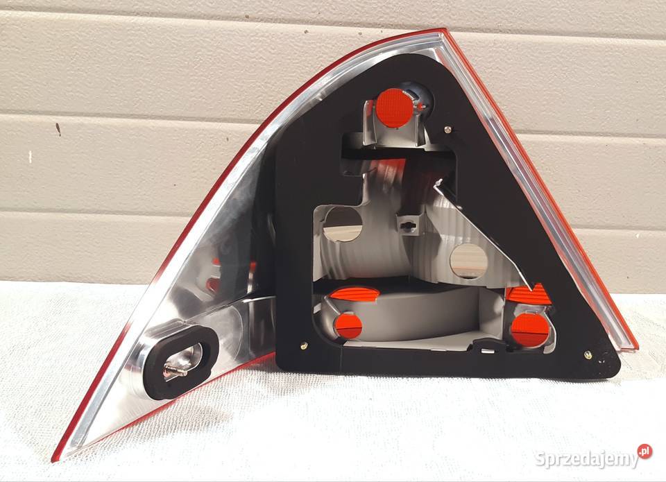 LAMPA PRAWY TYŁ MERCEDES W203 A2038200266 Mielęcin