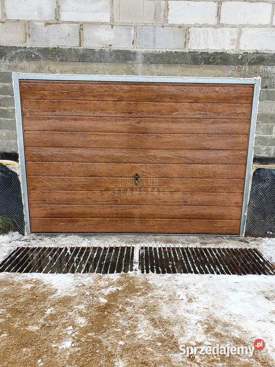 Bramy garażowe na wymiar uchylne ocieplone brama Łańcut