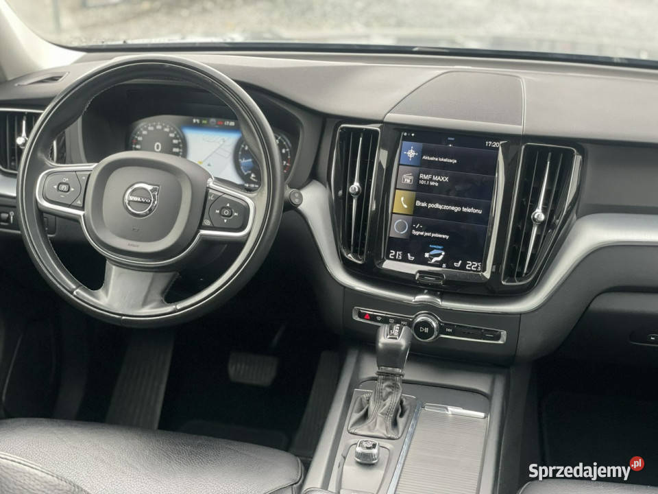 Volvo XC 60 Volvo XC60 4x4 T5 Momentum 2018 250KM Wojkowice