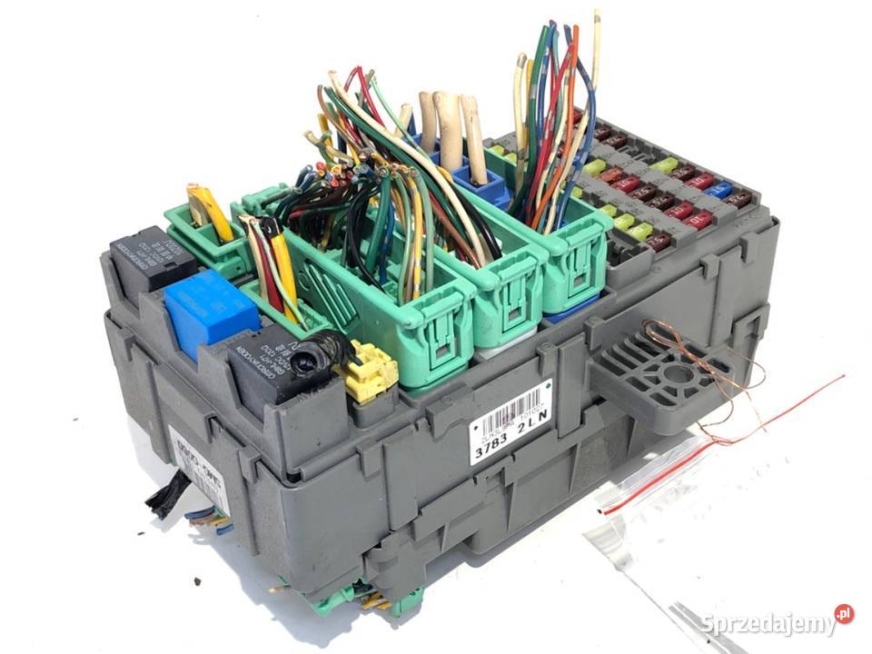 SKRZYNKA BEZPIECZNIKÓW HONDA CIVIC VIII 37832LN sprzedam