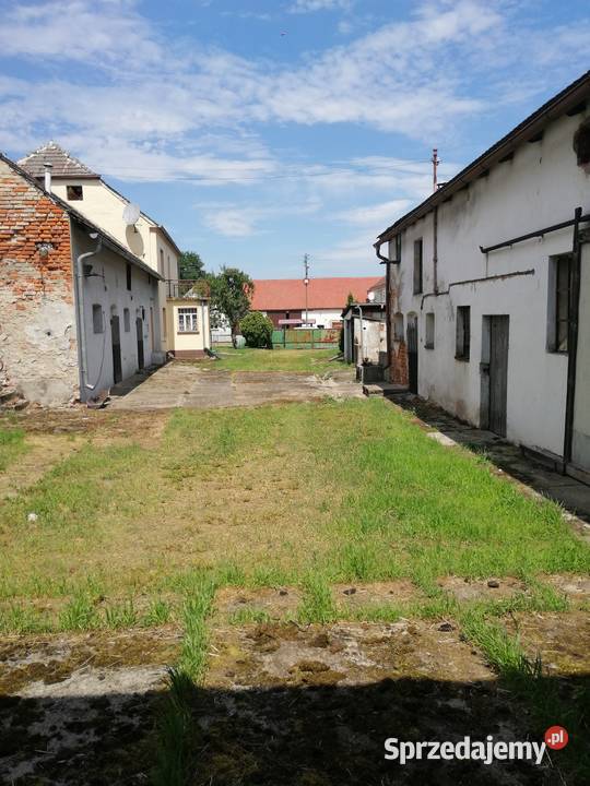Dom z zabudowaniami gospodarczymi opolskie Komorniki