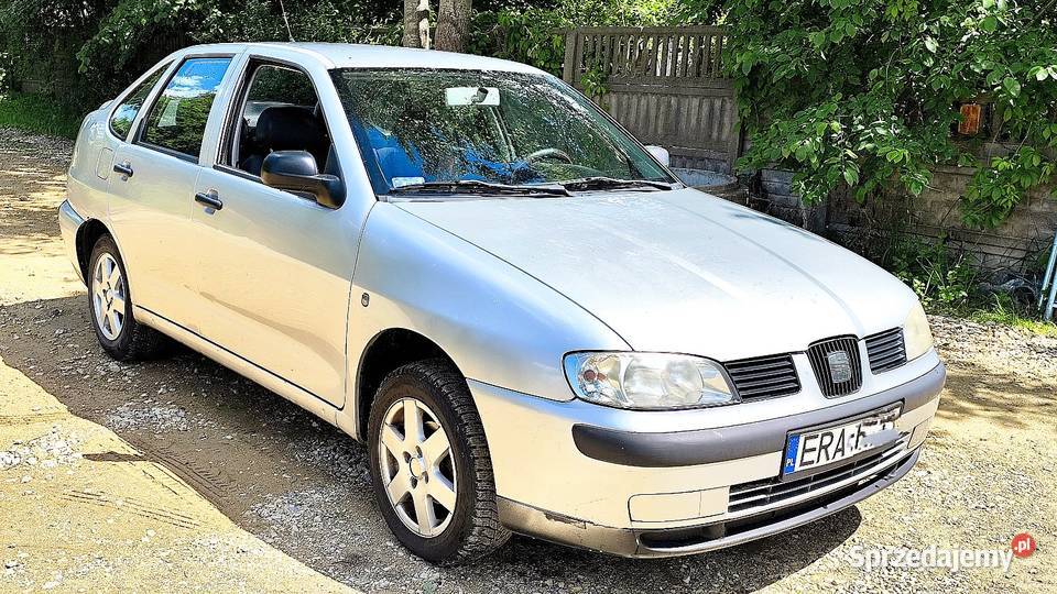Niezniszczalny Seat Cordoba 19 SDI HAK Rok produkcji 2001 sprzedam