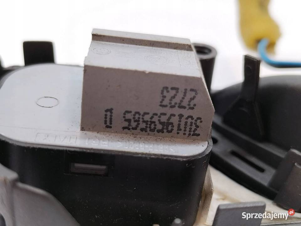 KLAMKA WEWNĘTRZNA LEWA PRZÓD 3U0837247 Skoda osobowe Klamki wewnętrzne