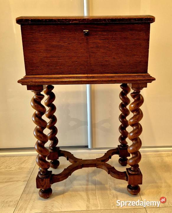 Stary drewniany kuferek skrzynia na nogach Bydgoszcz sprzedam