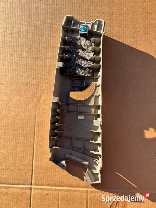 Osłona słupka środkowego prawego Toyota Yaris małopolskie Brzesko