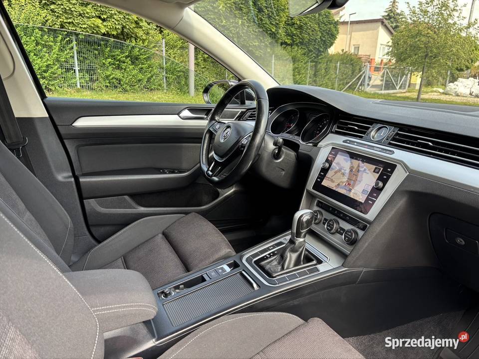 Volkswagen Passat 16 TDI Automat Navi ACC Stan automatyczna Iława sprzedam