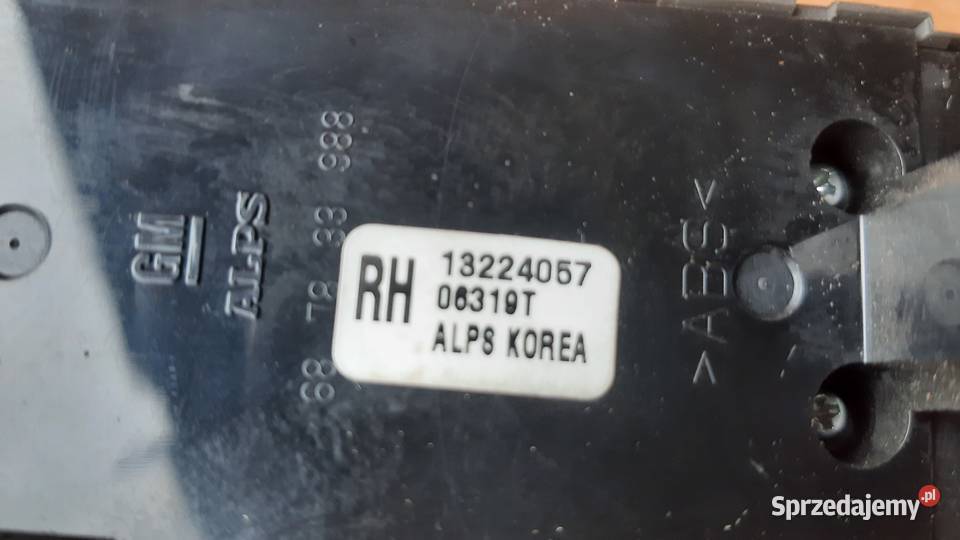 przełącznik szyb Opel Vectra C Signum 13224057 Dębno
