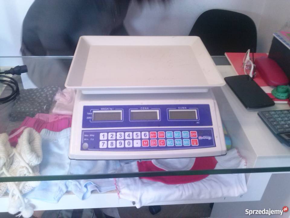 kompletne wyposażenie sklepu z odzieżą uzywaną Czosnów