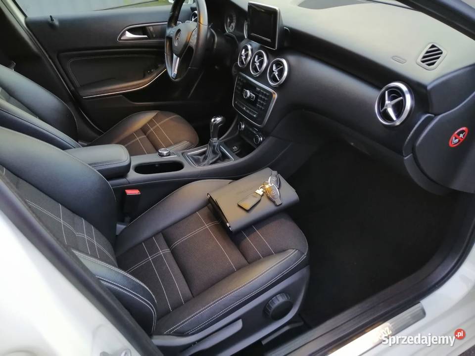 Mercedes A180 16 benzyna 103 000 przebiegu pełna 123KM