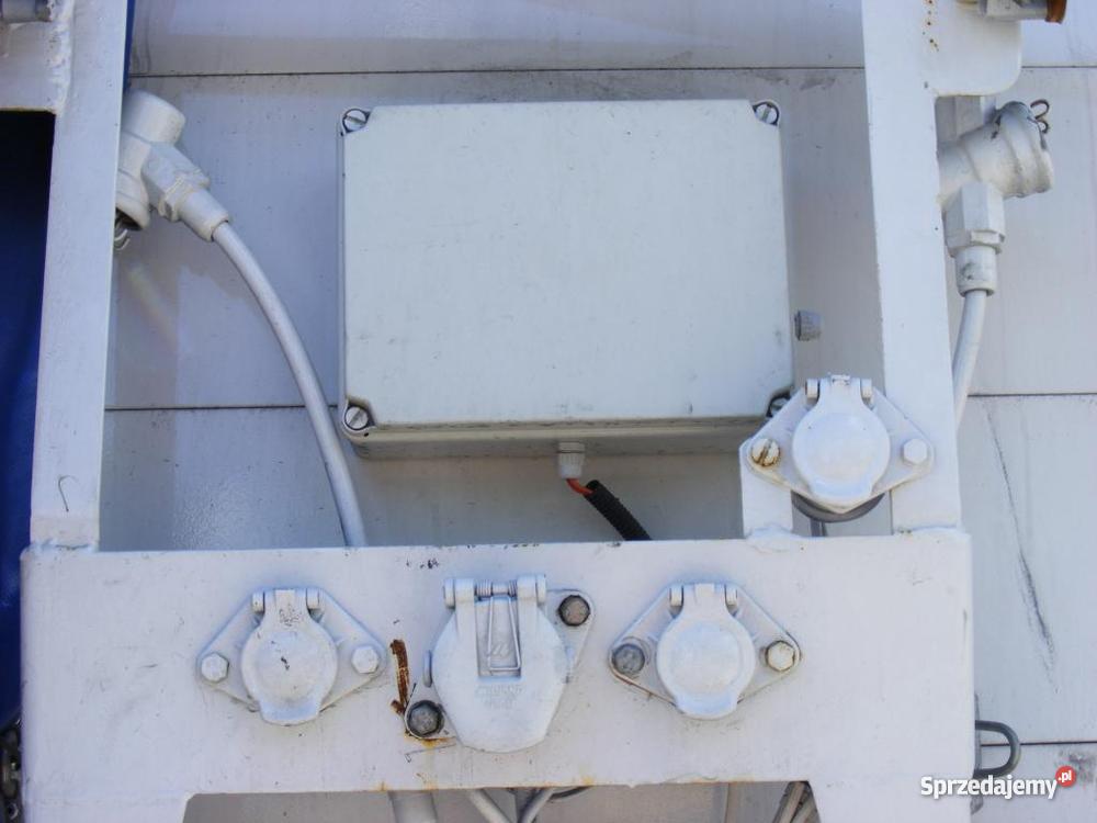 Naczepa do przewozu koni zabudowa 2010 Mokowo