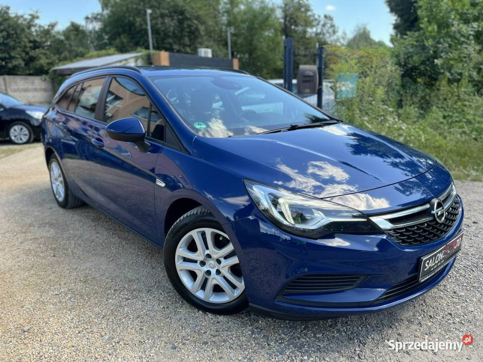 Opel Astra 16 Klima Led Navi Grzane Fotele i Kombi