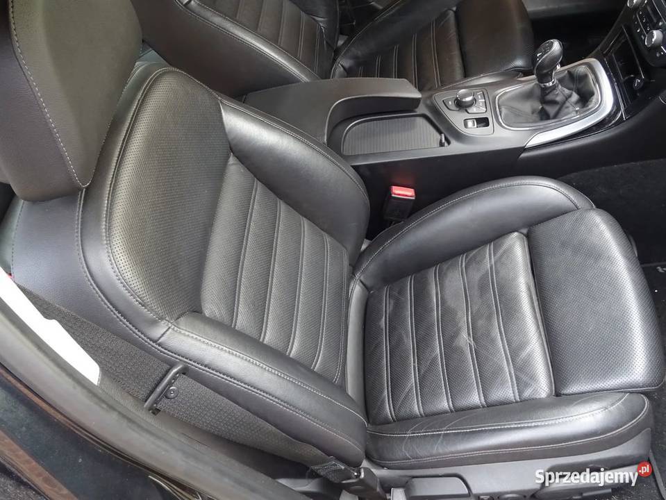 Insignia A 16 TURBO tapicerka skóra AGR OPC osobowe Parcice sprzedam