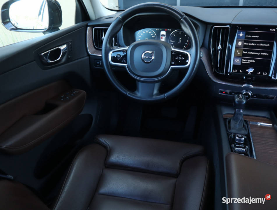 Volvo XC60 D4 AWD światła LED Łódź sprzedam