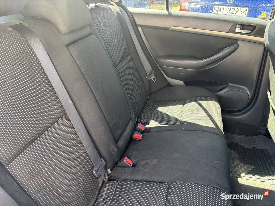 Toyota Avensis światła do jazdy dziennej śląskie Paniówki