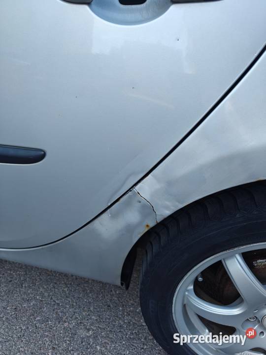 Renault Clio III 12 srebrny