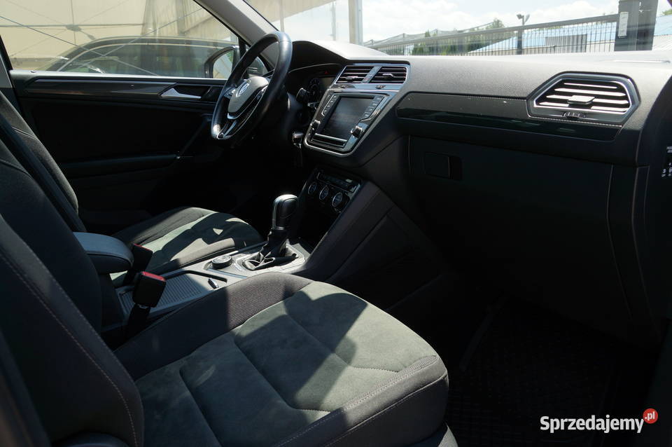 Volkswagen Tiguan 20 TDI CR 190 4x4 Virtual LED isofix Nowy Sącz